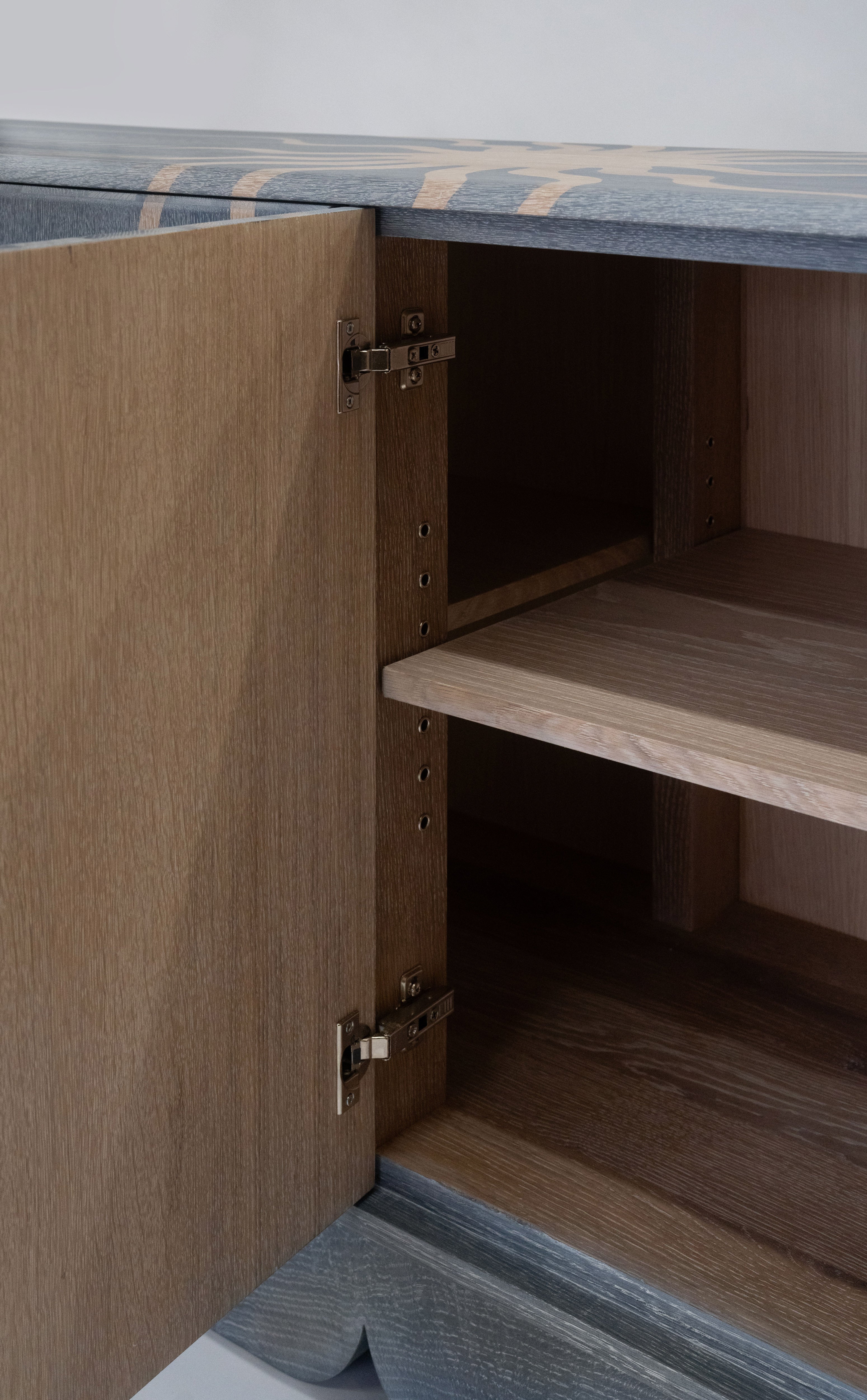 OXALINO™ Cloud Drip Cabinet