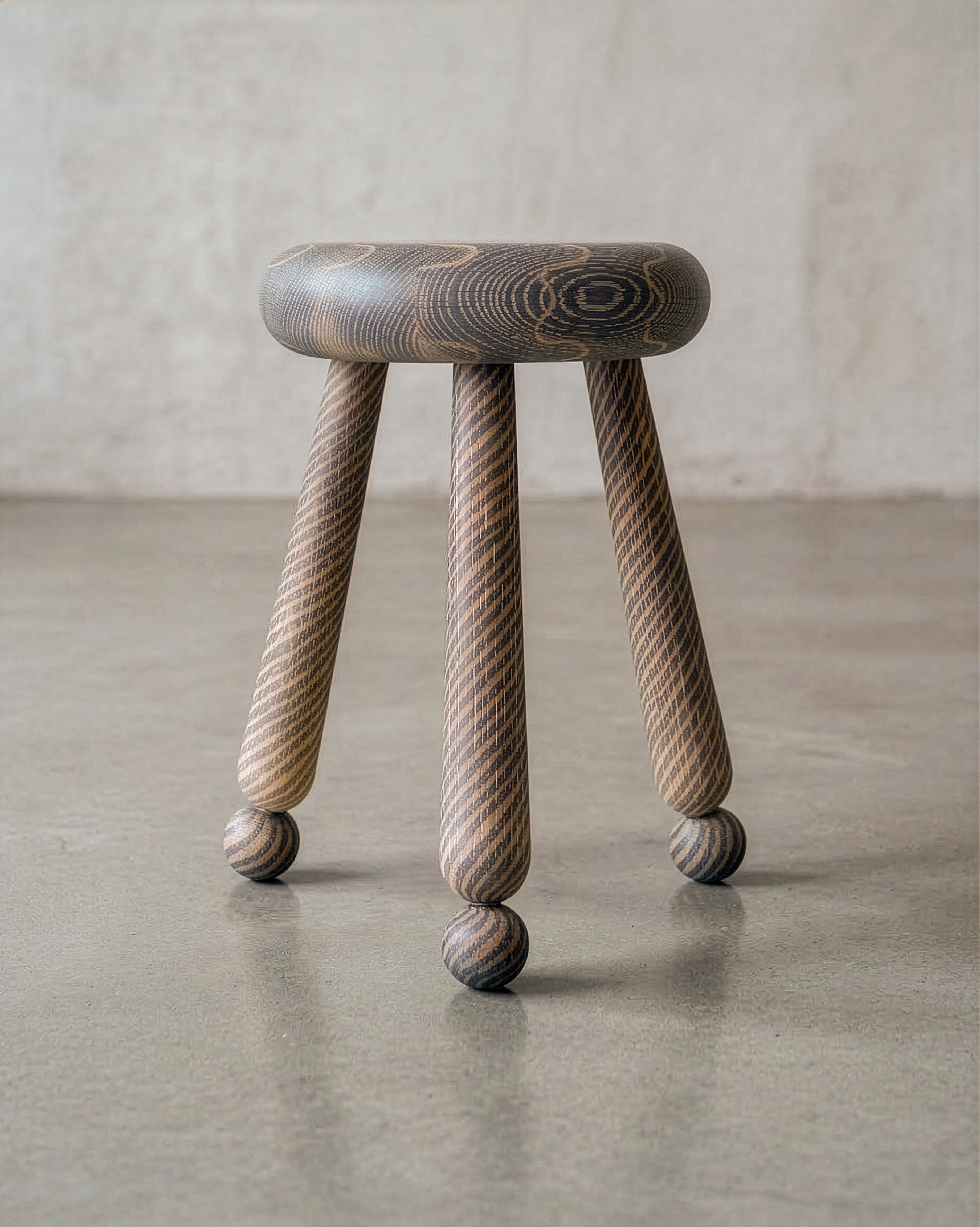 OXALINO™ Doughnut Milking Stool 15"