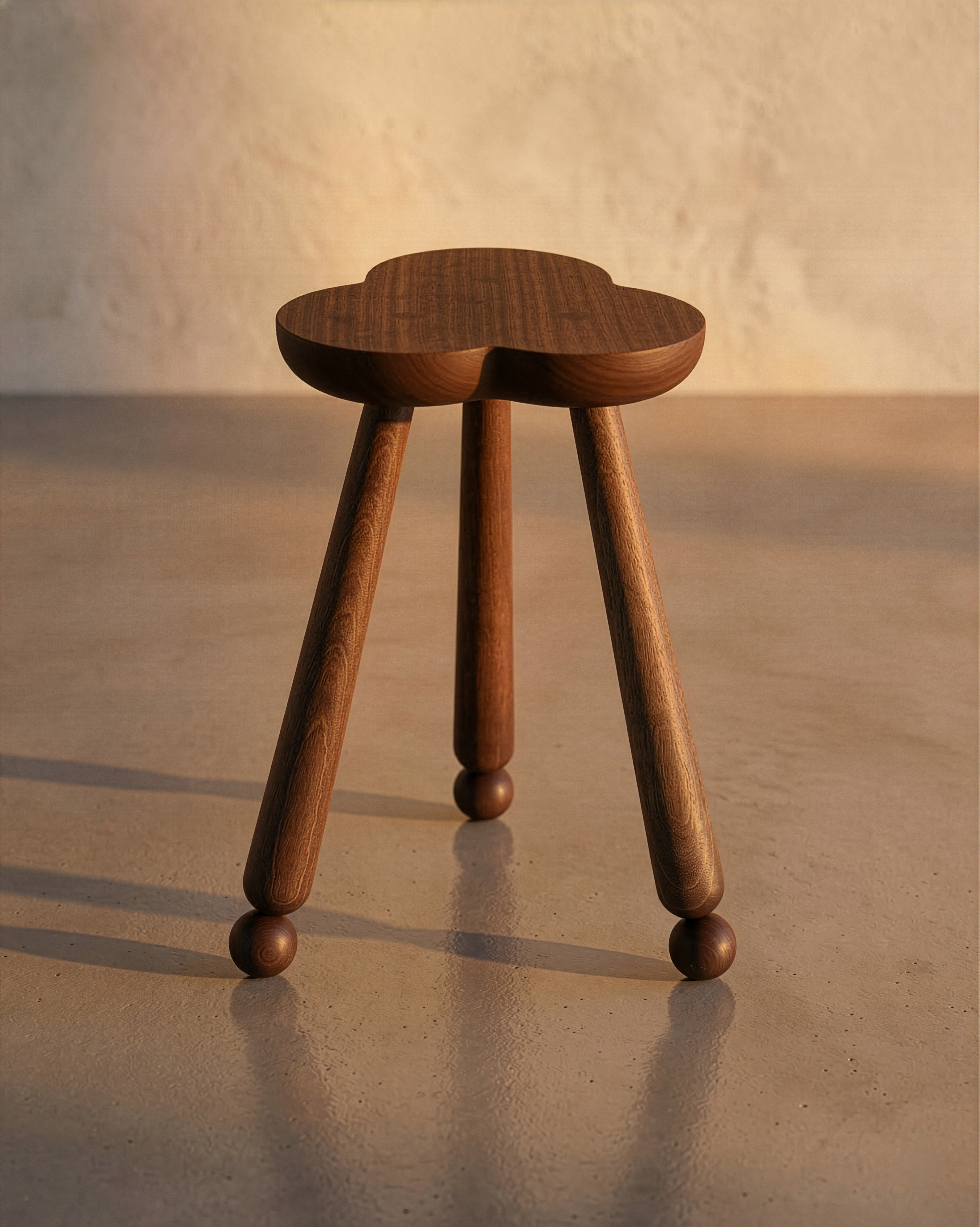 Clover Milking Stool 18"