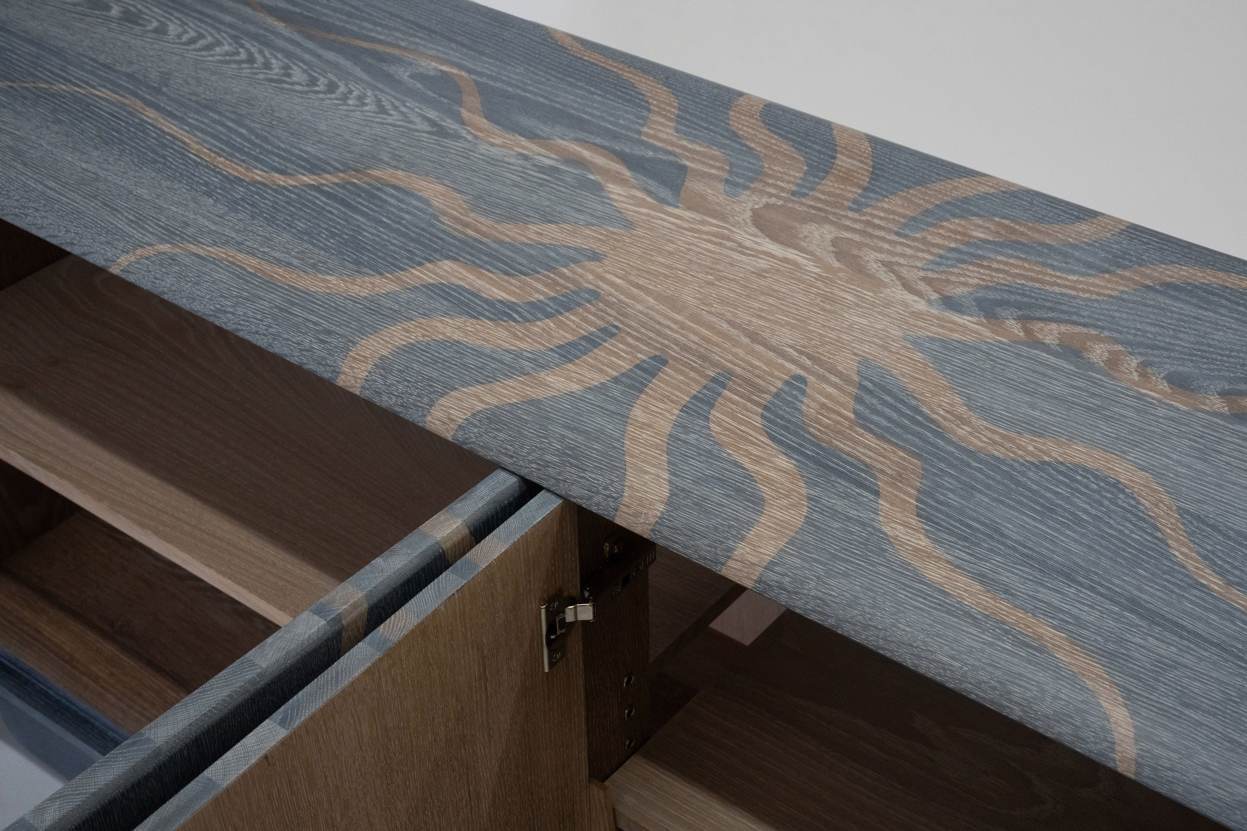 OXALINO™ Cloud Drip Cabinet