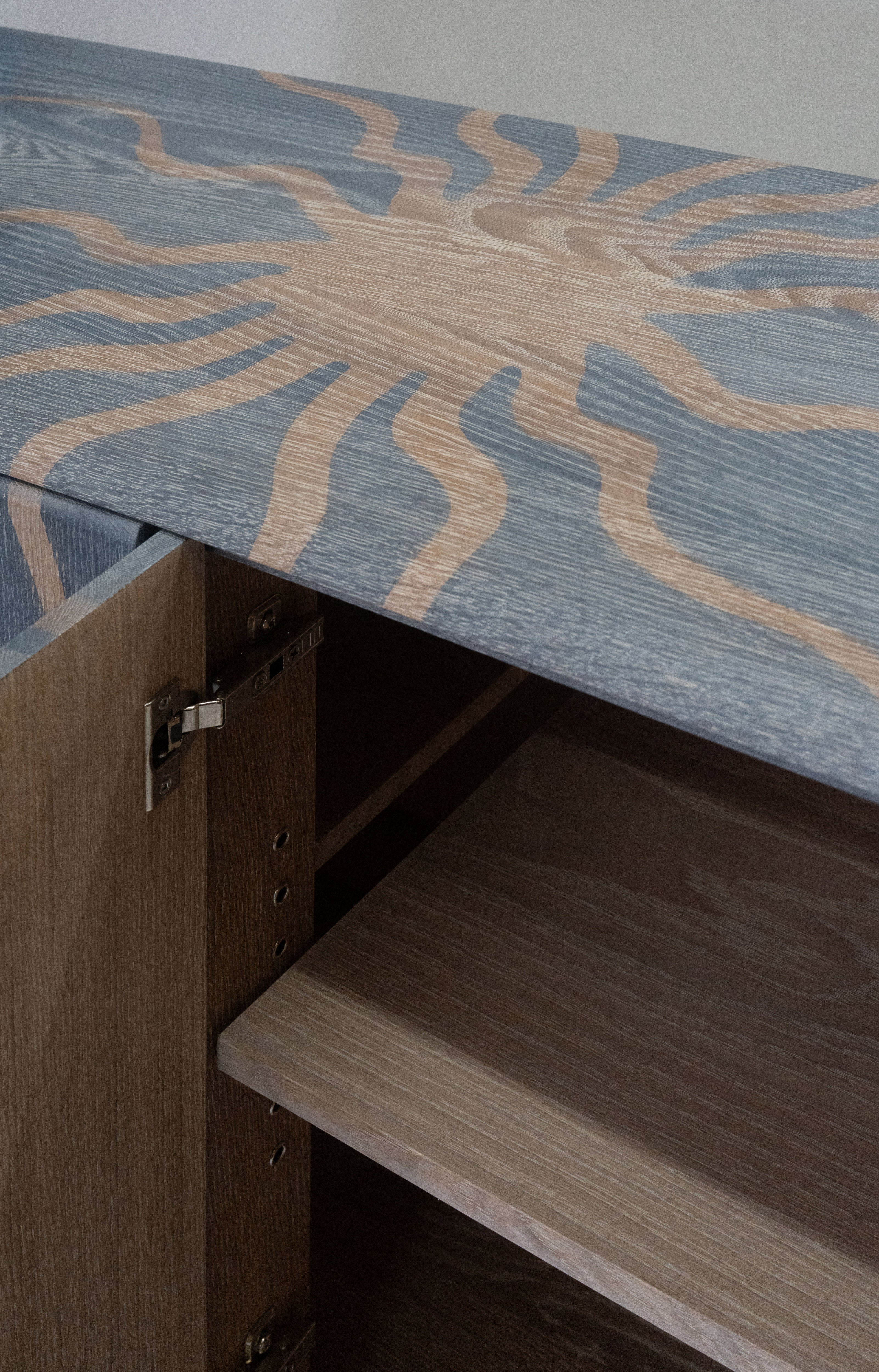 OXALINO™ Cloud Drip Cabinet