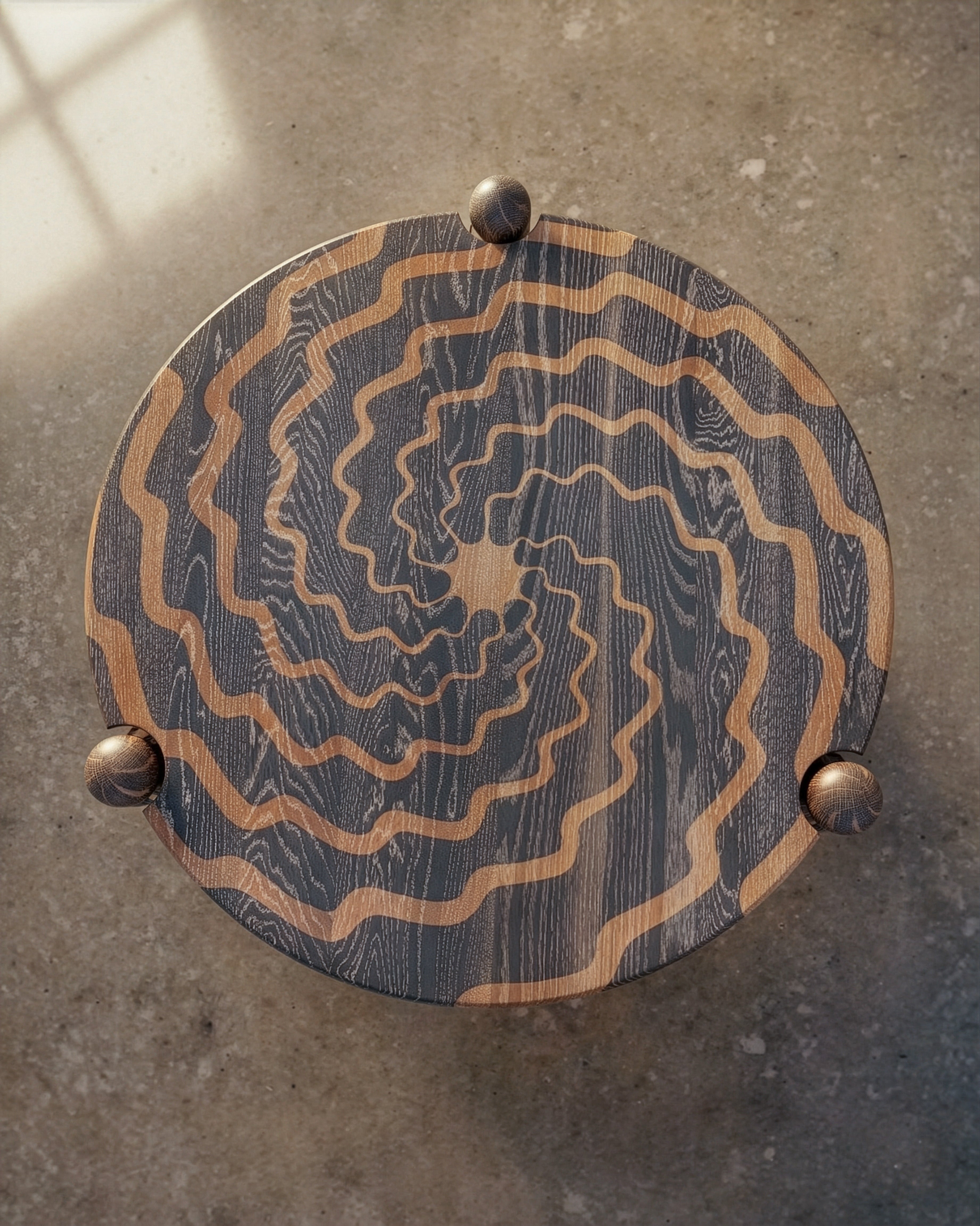 OXALINO™ Hurricane Captain’s Table 42"