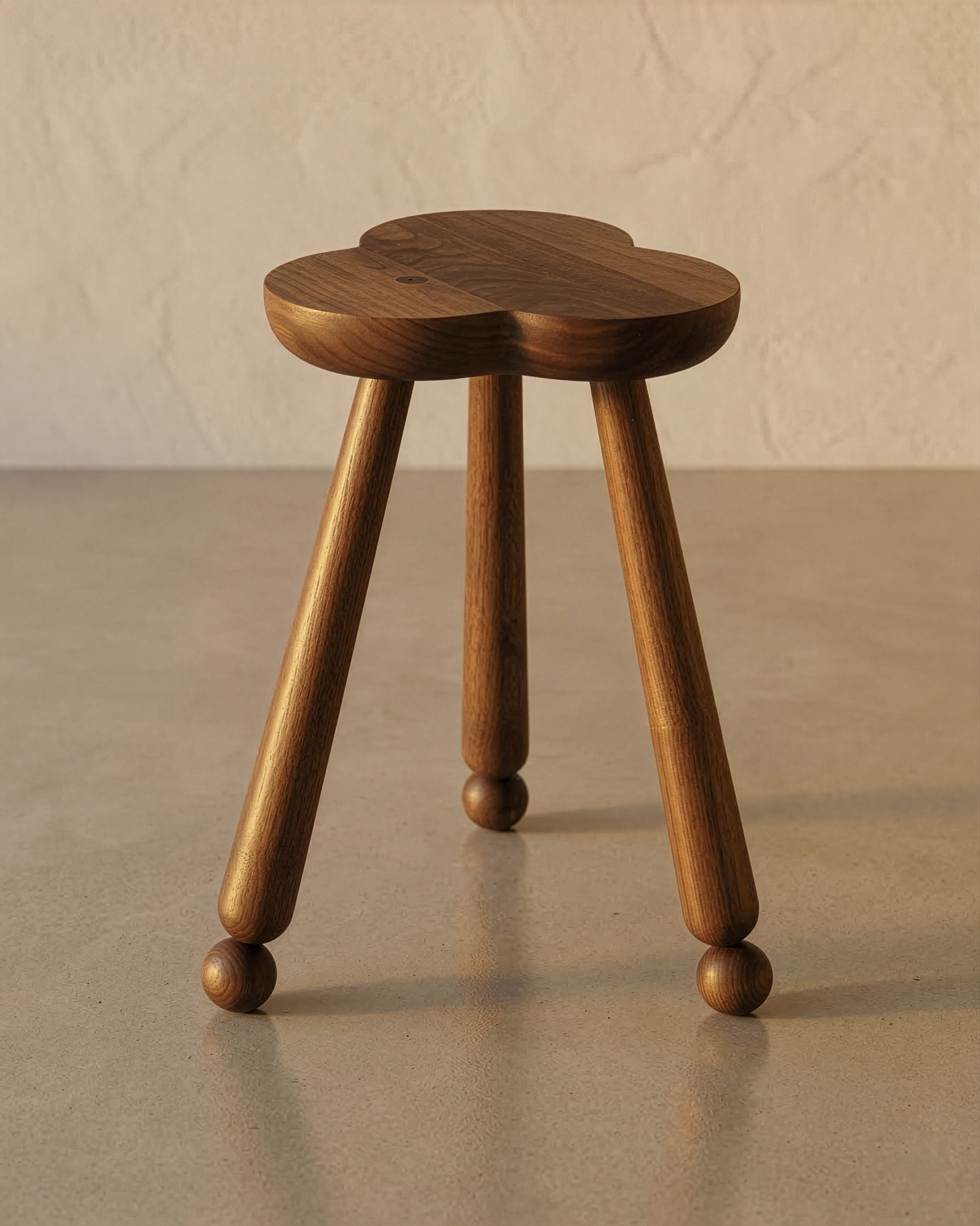 Clover Milking Stool 18"
